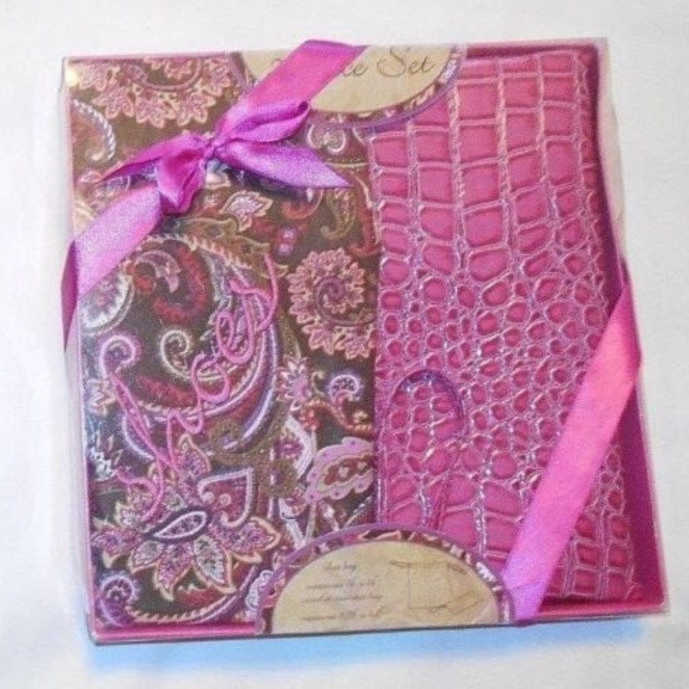 Make-Up Wristlet Pink Paisley Shoe travel bag Set